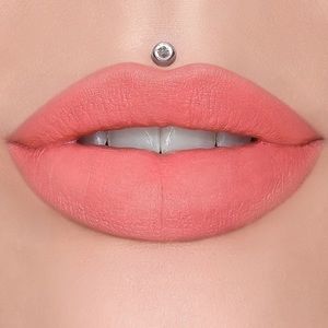 Jeffree Star Velvet Trap-Honey Suck Me